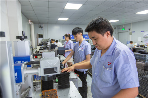 手機矽膠按鍵加工產生變（biàn）色焦化有哪些原因