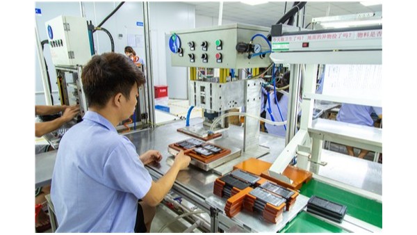 手機矽膠按鍵的配料是通過哪些環節進行加工如何操作（zuò）的