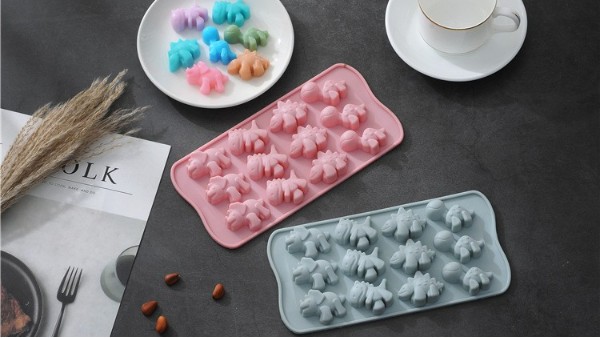 矽膠模具批發跟單一購買的（de）價格一樣嗎？有什麽不同？