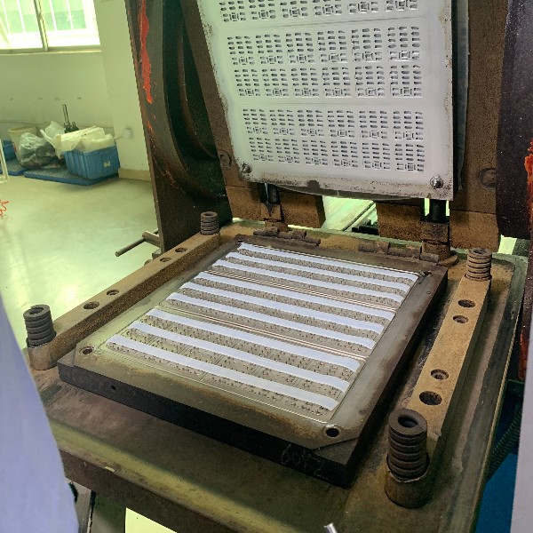 硅胶成型加工定制 硅(guī)胶(jiāo)成型加工定制