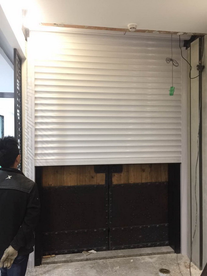鋁合（hé）金卷（juàn）閘門定（dìng）製.jpg