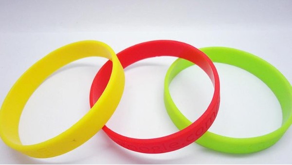 矽膠運動手環的特點都有什麽？為什麽會（huì）得到市場歡迎？