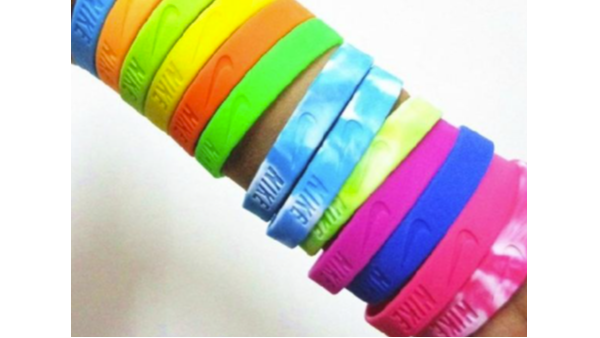 矽膠（jiāo）廠應（yīng）該（gāi）選哪家？伊人在线视频矽膠怎麽樣？